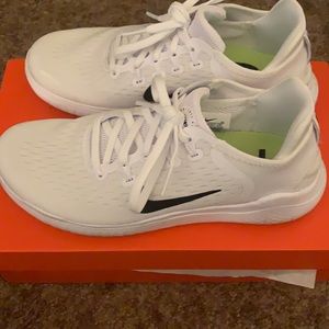 Nike free run womens white shoes